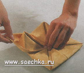 Складывание салфетки - Кувшинка