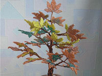 Клен из бисера