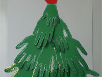 Ёлочка из ладошек