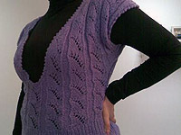 Вязаная жилетка