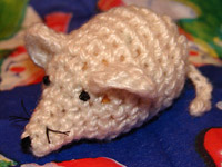 Вязаная мышка на ёлочку