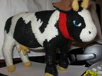 Вязаная корова